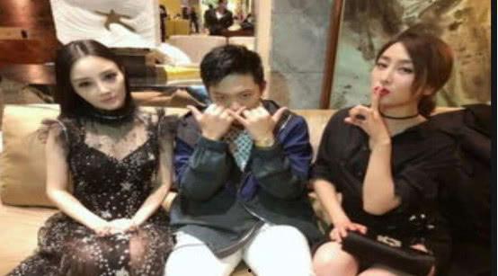 关注娱乐圈吃瓜群众视频