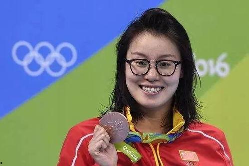 娱乐圈中吃瓜群众是什么,娱乐圈“吃瓜群众”的狂欢盛宴